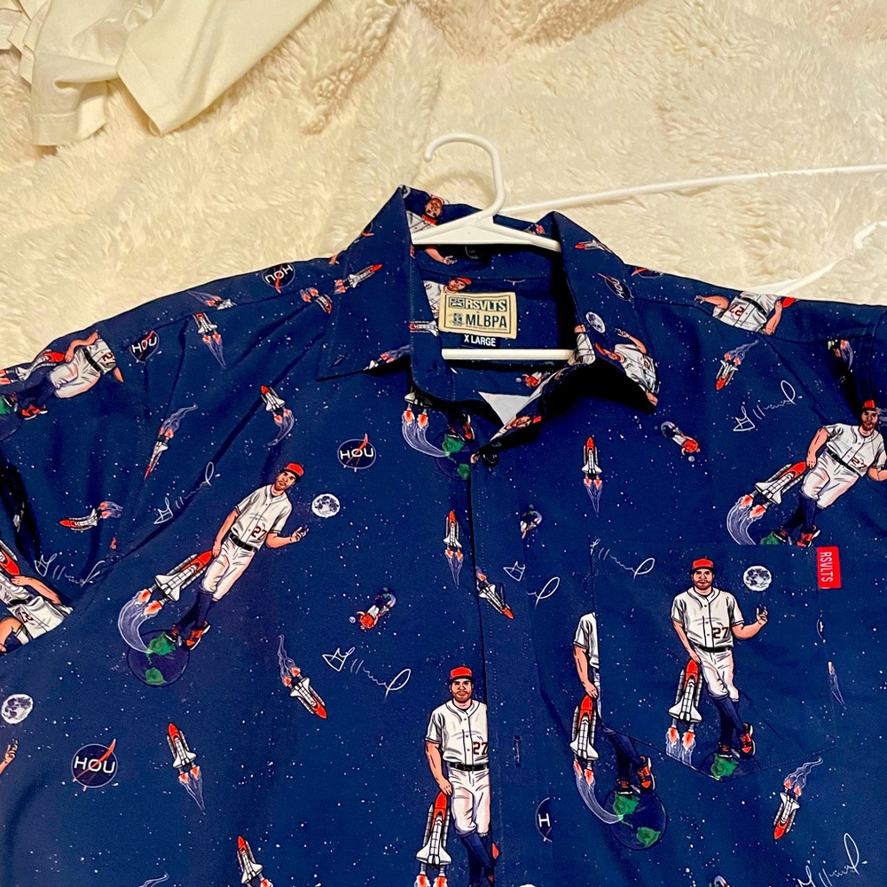 Cool astros Altuve shirt. Must have for any Astros fan.